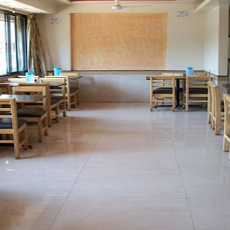 Hotel Tourist International Pune Luaran gambar