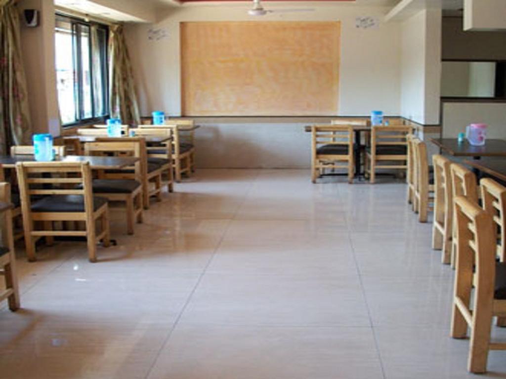 Hotel Tourist International Pune Luaran gambar