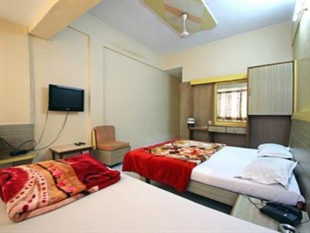 Hotel Tourist International Pune Luaran gambar