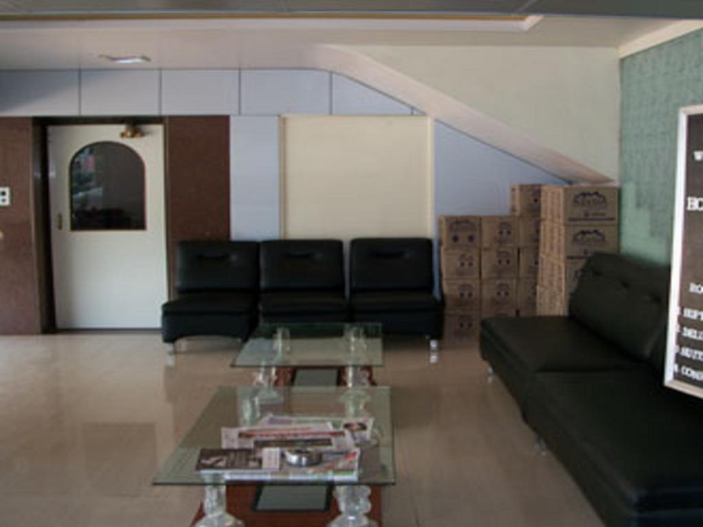 Hotel Tourist International Pune Luaran gambar